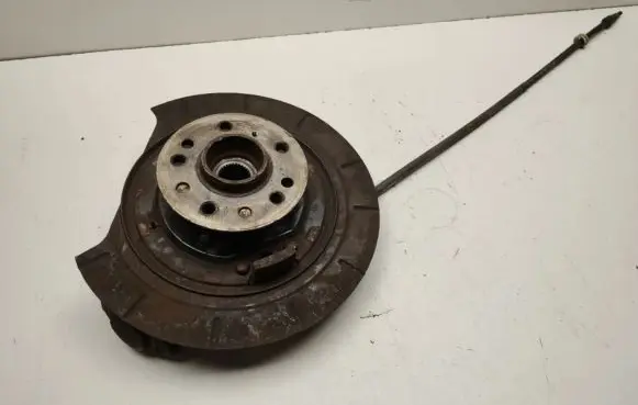Mercedes-Benz ML W164 Rear wheel hub A1643501108