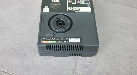 BMW 3 G20 G21 Tire air pump compressor 6898012 AIRCOMPRESSOR