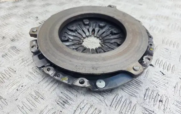 KIA Carens III Pressure plate HDC132