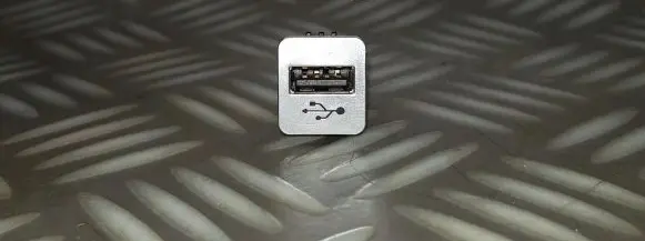 BMW 7 G11 G12 USB socket connector 9368857