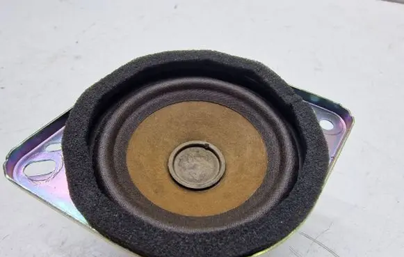 Ford Mustang VI Panel speaker FR3T18808NB