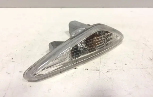 Mazda 6 Front fender indicator light A052889 P7389