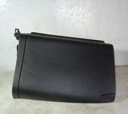 KIA Carens III Glove box