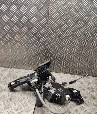 Mercedes-Benz GLK (X204) Front door lock a2047200335