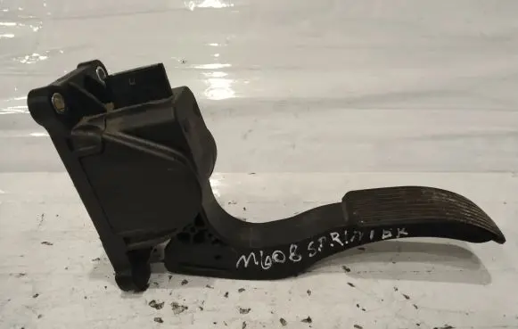 Mercedes-Benz Sprinter W906 Accelerator throttle pedal A9063000404 0280755023
