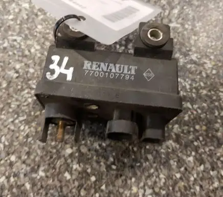 Volvo S40, V40 Glow plug pre-heat relay 7700107794