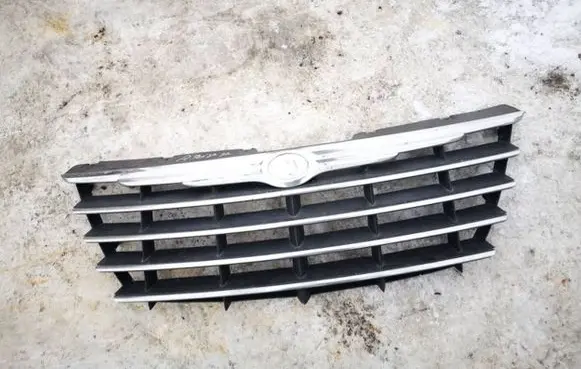 Chrysler Grand Voyager IV Front grill 04857804ab