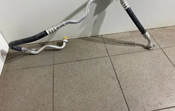 BMW X5 F15 Air conditioning (A/C) pipe/hose 6833625 683362501
