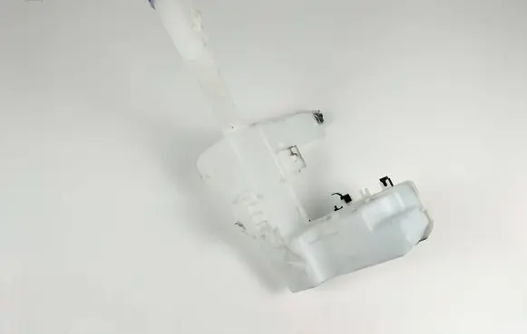 Windshield washer fluid reservoir/tank