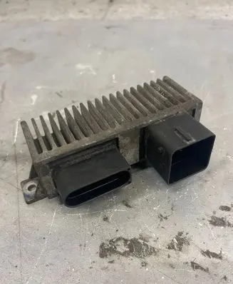 Renault Master III Glow plug pre-heat relay 271206395R