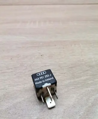 Audi A6 S6 C4 4A Other relay 443951253J