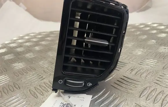KIA Sportage Dash center air vent grill 97420F1AA0