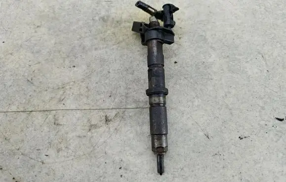 Volkswagen Crafter Fuel injector 076130277