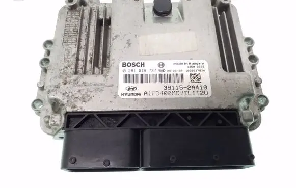 Hyundai i30 Engine control unit/module 391152A410 0281016737