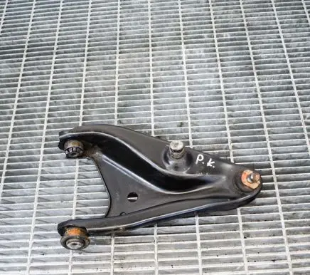 Dacia Sandero Front lower control arm/wishbone