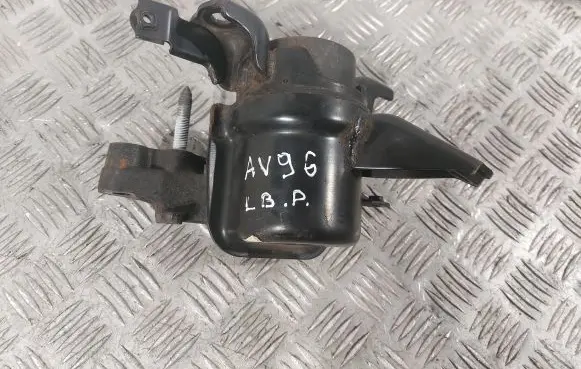 Toyota Avensis T270 Engine mount bracket 123050R030