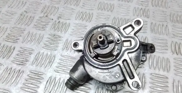 Volvo V50 Vacuum pump 30731825