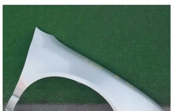 Chrysler Cirrus Fender