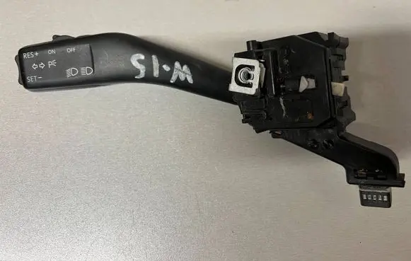 Volkswagen Touran I Indicator stalk 1K0953513A 4NE0008C