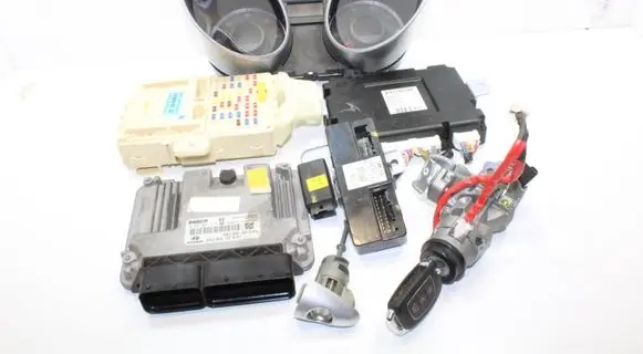 Hyundai ix35 Engine ECU kit and lock set 391992F531 0281031415