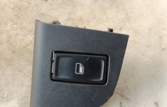 Skoda Octavia Mk3 (5E) Electric window control switch 5E0867185 5E0959855