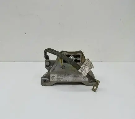 BMW 5 F10 F11 Engine mounting bracket 6781235 7804110