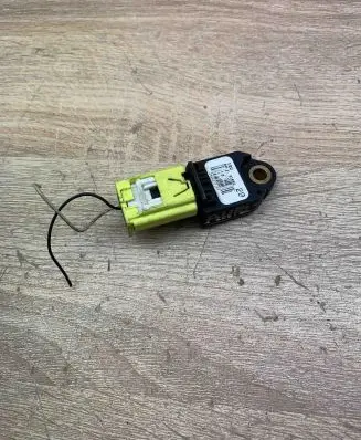 Toyota Auris 150 Airbag deployment crash/impact sensor 8983102080 Used