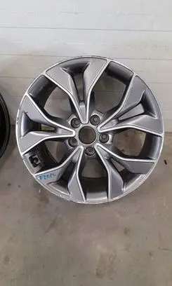 Hyundai i30 R18 alloy rim 