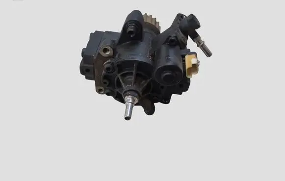 Mercedes-Benz A W176 Fuel injection high pressure pump A2C89877300 5WS40978 H8201100115