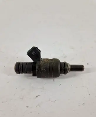 Audi A3 S3 8L Fuel injector 06A906031D