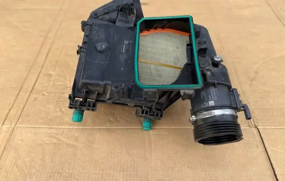 Mercedes-Benz GLA H247 Air filter box A6540900201