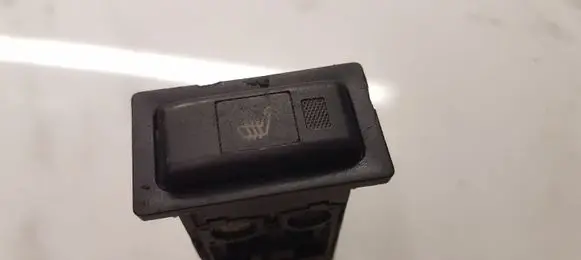 Toyota Avensis T250 Seat heating switch 153261