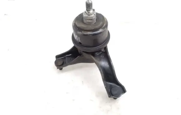 Toyota Camry Engine mount bracket