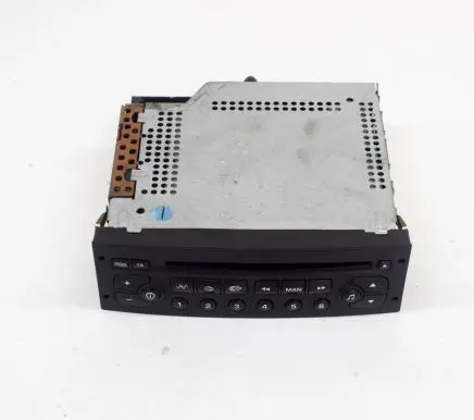 Radio/CD/DVD/GPS head unit