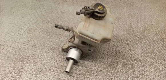 Skoda Yeti (5L) Master brake cylinder 