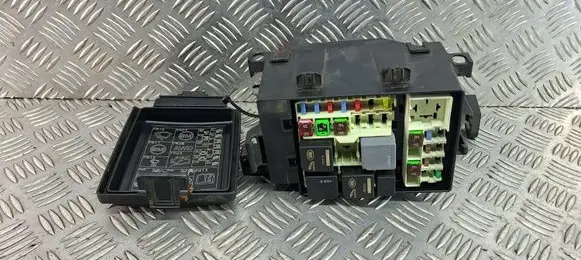 Jaguar XE Fuse box set GX7314A076DA
