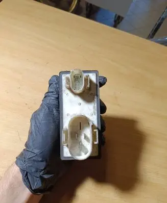 Volkswagen Golf III Coolant fan relay 1H0919506B 898673