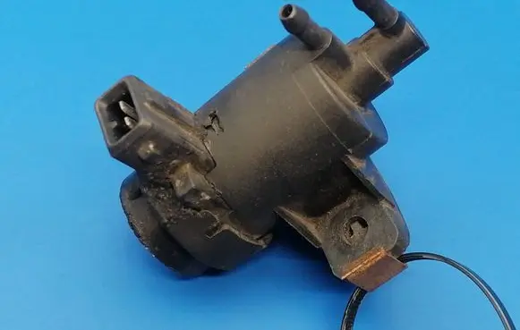 Opel Vivaro Turbo solenoid valve 7700113071
