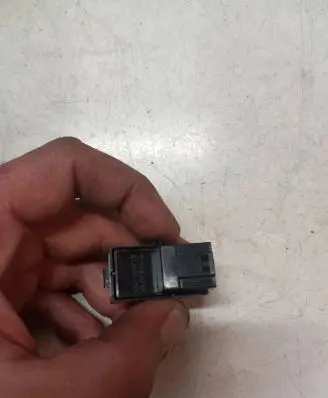 Volvo V70 Central locking switch button 31318987 10W207