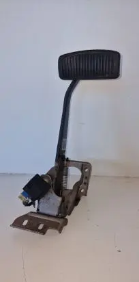 Hyundai Santa Fe Brake pedal 3282527070 190004