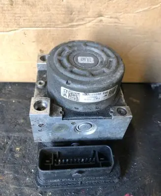 Peugeot 208 ABS Pump 9804161580