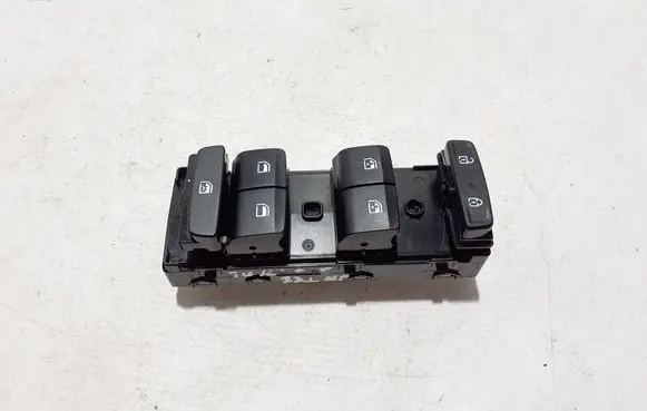 Hyundai Tucson TL Electric window control switch 93571N7300