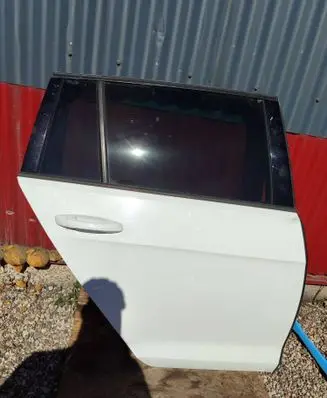 Volkswagen Golf VII Rear door 