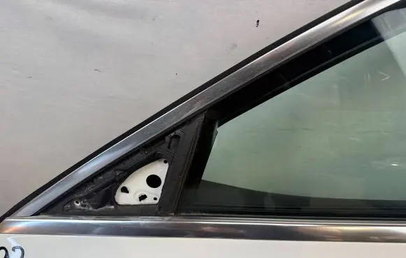 Mercedes-Benz C W205 Front door