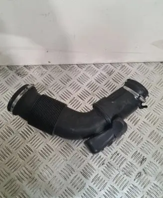 Porsche Cayenne (92A) Air intake hose/pipe 7P0129684B