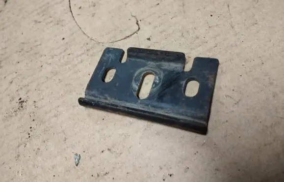 Chrysler Neon II Battery bracket 