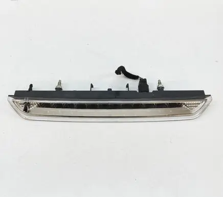 Jeep Avenger Third/center stoplight 9825453680