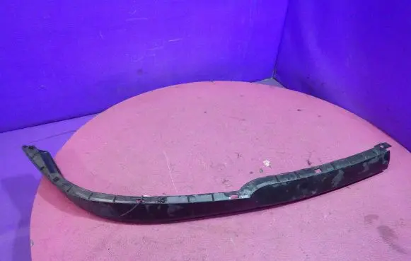 Opel Astra H Front bumper lip 13238560