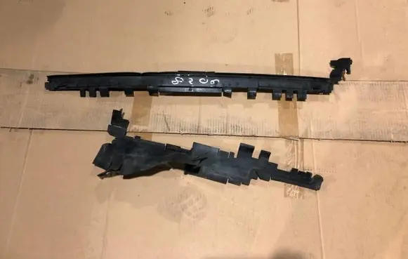 Mercedes-Benz C AMG W204 Radiator trim 