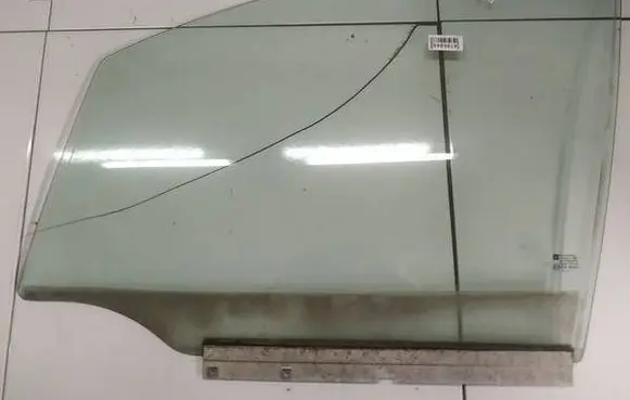 Opel Zafira A Front door window glass four-door AS2